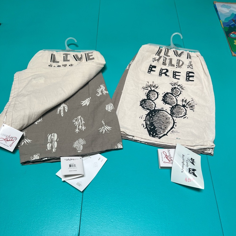 Live wild and free tea towel set